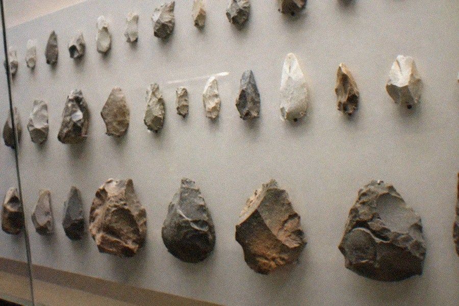 Fossil displays and Peking Man reconstructions in the exhibition halls of Zhoukoudian Peking Man Site Museum